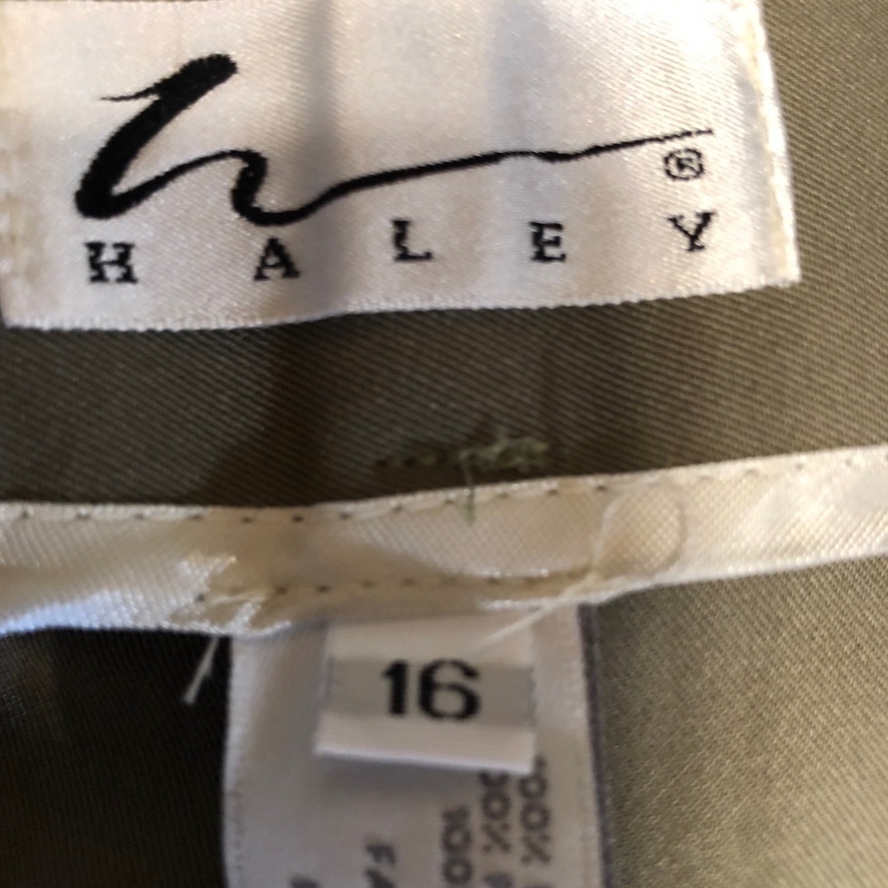 Haley Olive Green Pleated Shorts Size 16 - Picture 4 of 5